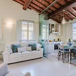 Apartment Helene Smart Flat With Elevator Inside Lucca