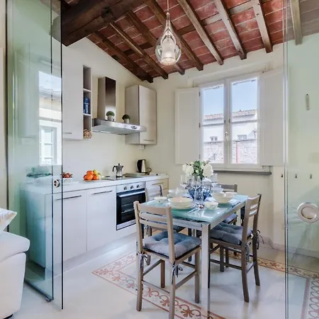 Helene Smart Flat With Elevator Inside Apartment