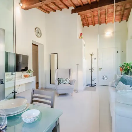 Helene Smart Flat With Elevator Inside Apartment *