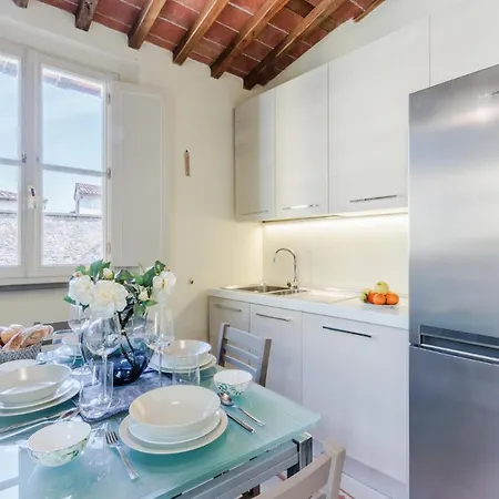 Helene Smart Flat With Elevator Inside