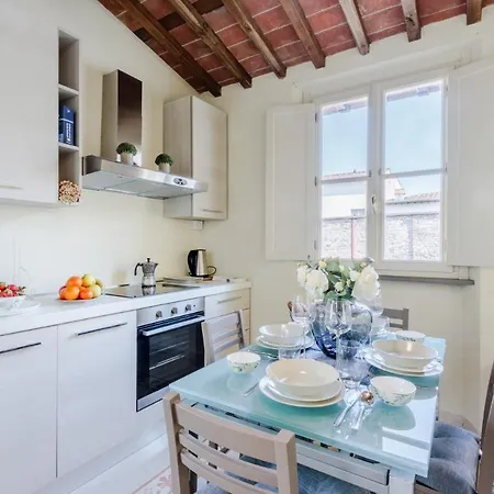 Helene Smart Flat With Elevator Inside Daire