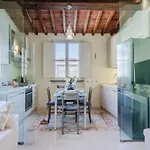 Helene Smart Flat With Elevator Inside Apartman *